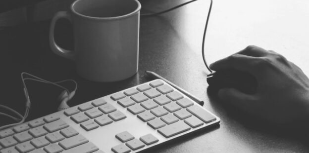bureau de travail minimaliste